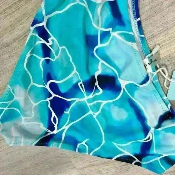 NWT Cupshe Water Ripple Wrap One-piece Swimsuit Halter Bathing Suit Blue Size M - Picture 10 of 10